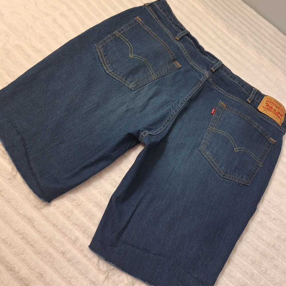 Levis 541 Athletic Cut Off Jean Shorts Mens 40 Blue Denim Dark Wash Stretch